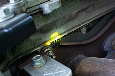 荧光检漏剂和荧光检漏灯在汽车行业的应用